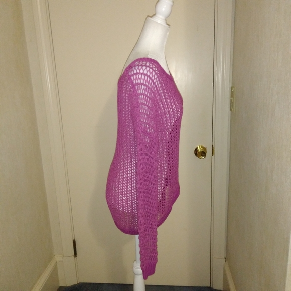 Guess Los Angeles Off Shoulder Sweater - Picture 5 of 12